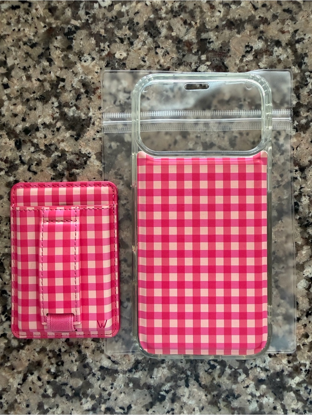 Pink Gingham Phone Case with Matching Card Holder iPhone 17 pro max